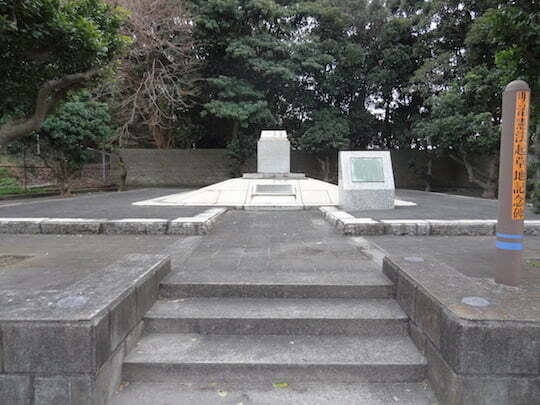 明治憲法起草地記念碑（明治憲法発祥の地）概観