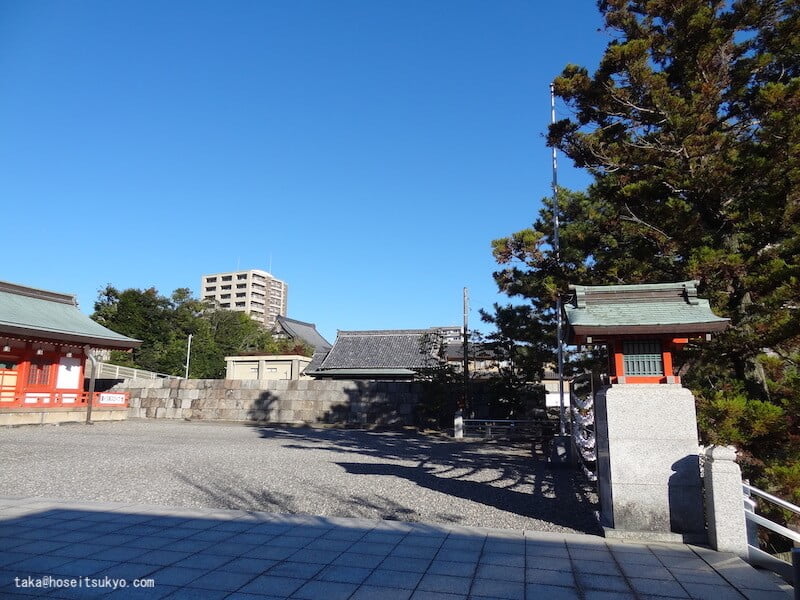 五社神社・諏訪神社｜社殿の右側
