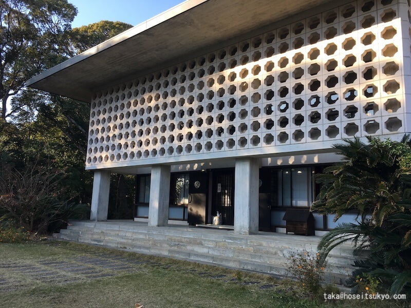 西来院・本堂（右側から）