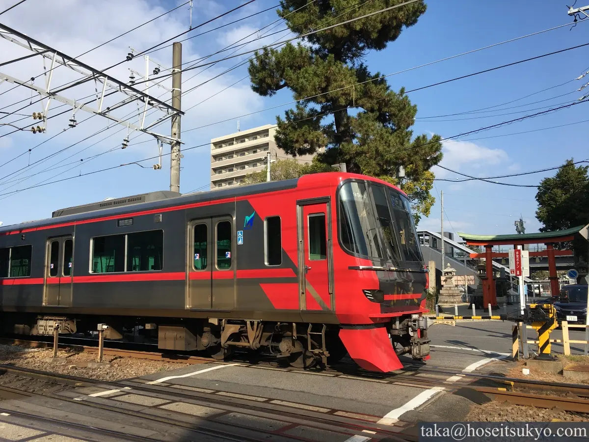 名鉄名古屋本線と東岡崎駅前