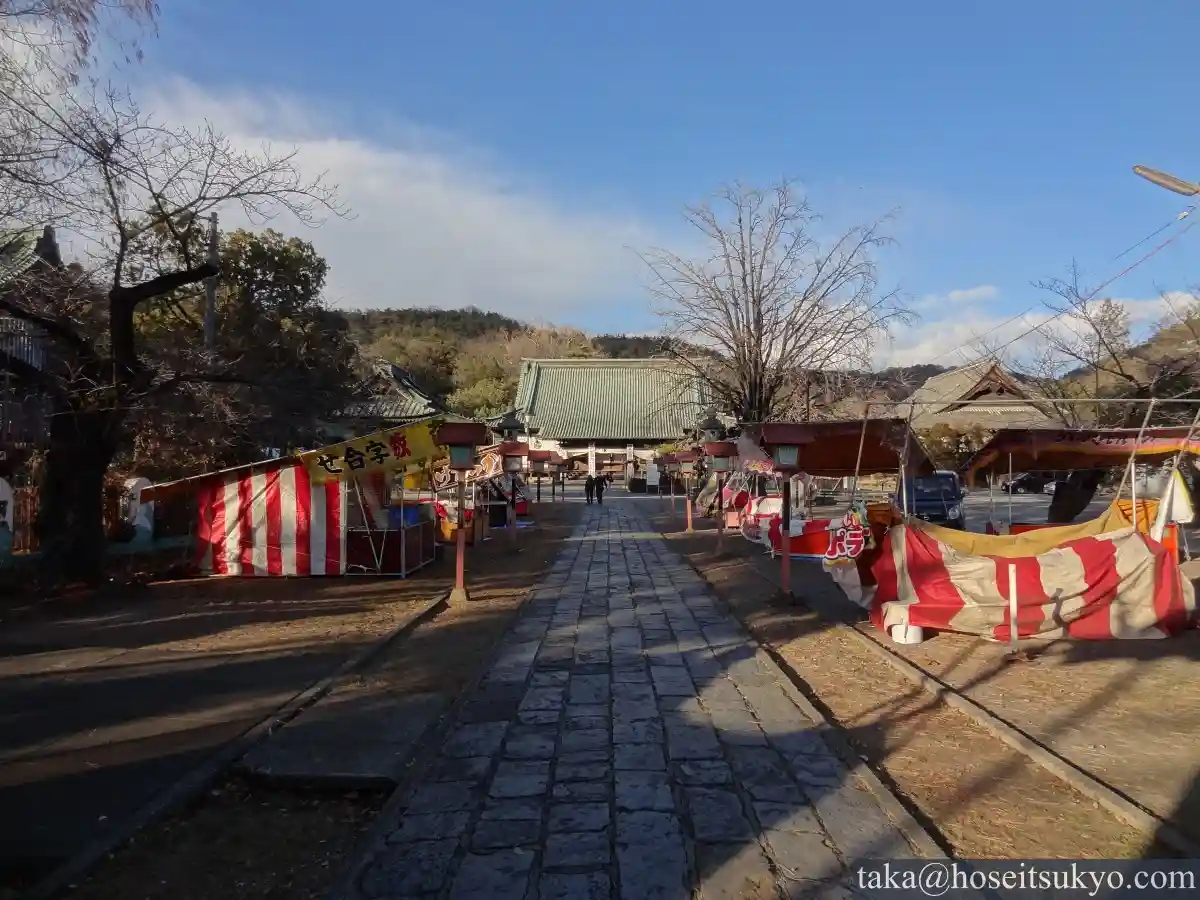 大光院・参道（吉祥門から本堂に向かって）