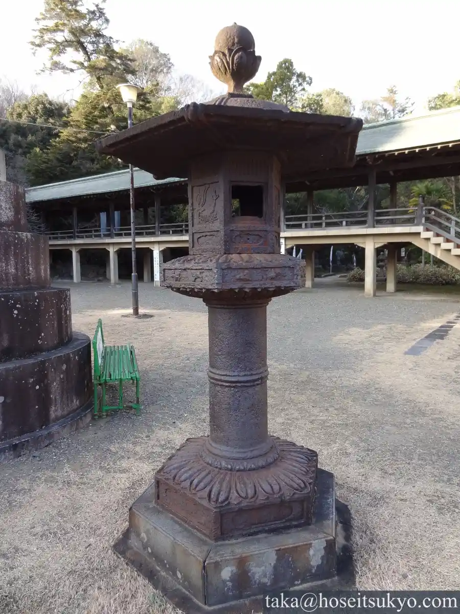 大光院・鉄灯篭