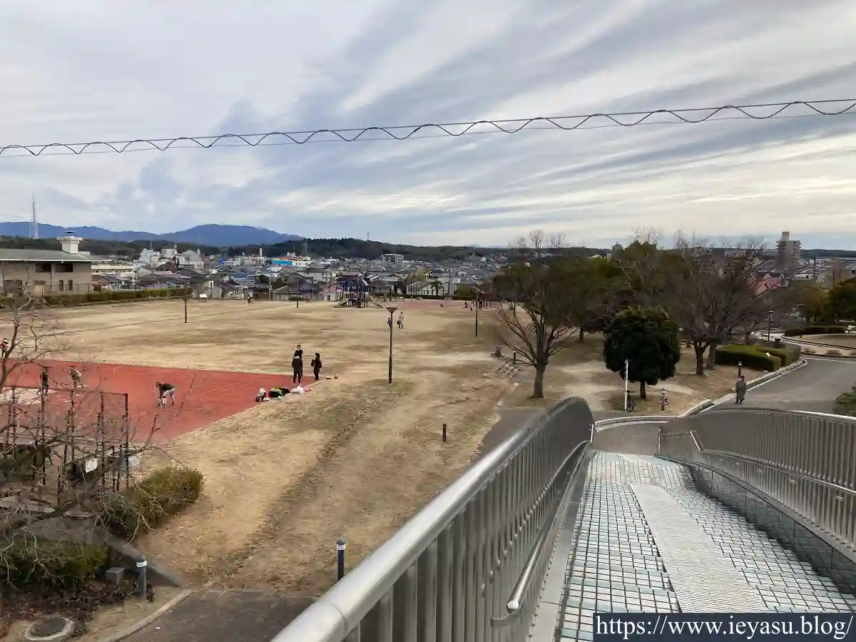 堀秀政陣跡・桧ケ根から見える色金山