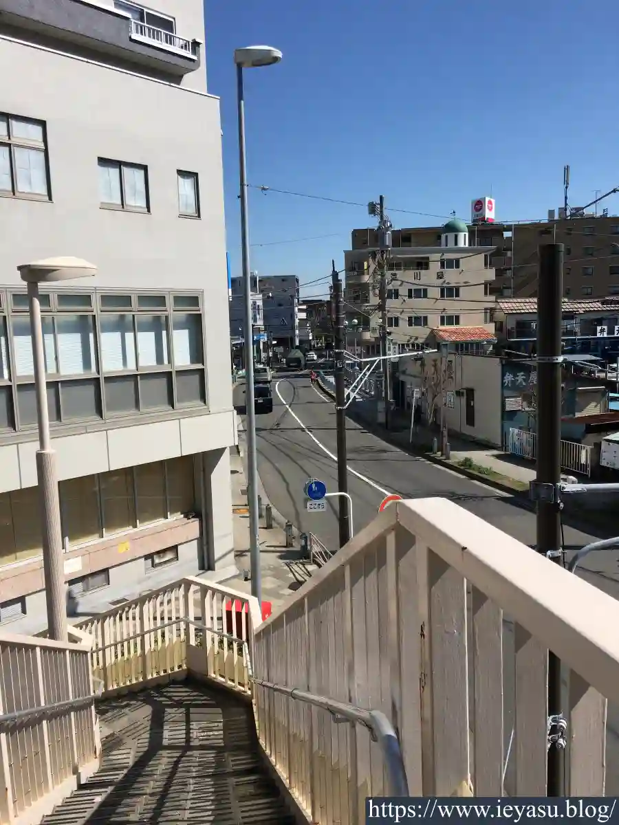 金沢八景駅周辺・横須賀街道（歩道橋横断）